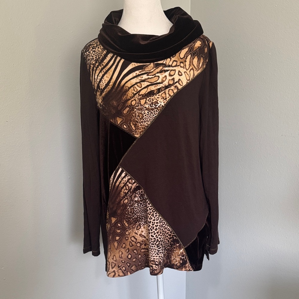 Chicos 1 zenergy Brown Animal Print Cowl Neck Top